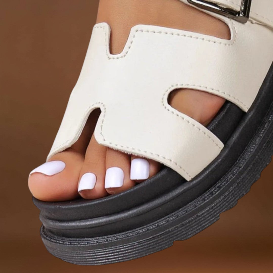 Rosinha - Sandálias ortopédicas com design em H