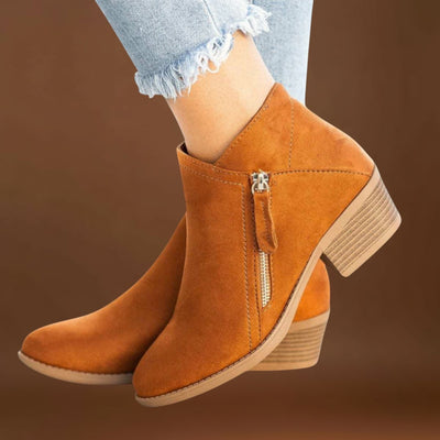 Larissa - Botas Camurça com salto largo