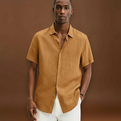 Camisa de Botão - Colarinho Aberto e Manga Curta Ventilada