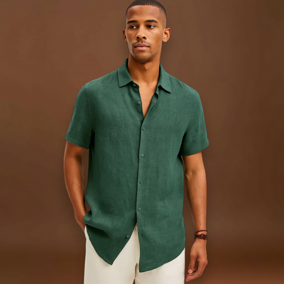 Camisa de Botão - Colarinho Aberto e Manga Curta Ventilada