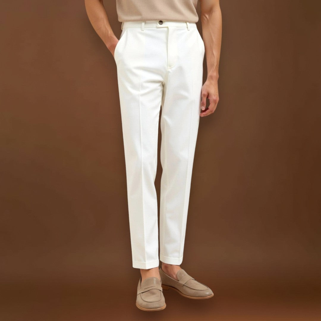 Calças Chino - Tecido Misturado, Corte Regular e Movimento Fácil