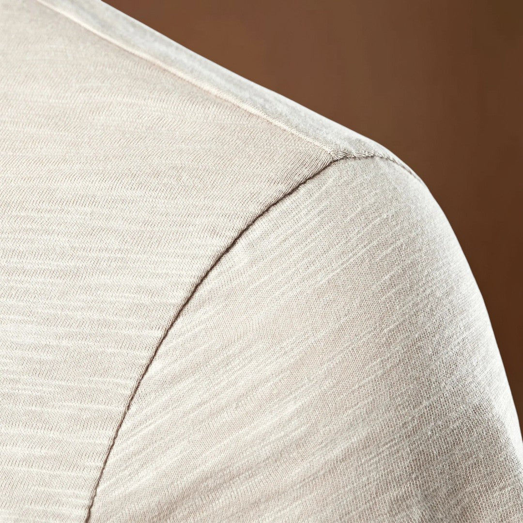 Camisa Henley – Gola com Botões & Camadas Inferiores Planas