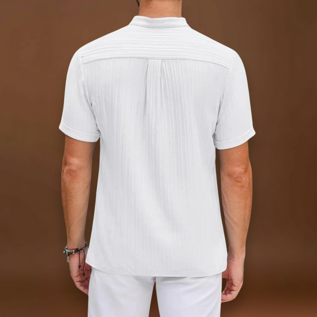 Camisa Henley - Placket Curto com Botões e Forma Flexível