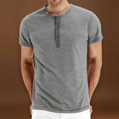 T-Shirt Henley – Malha Macia e Gola Ajustável
