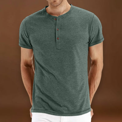 T-Shirt Henley – Malha Macia e Gola Ajustável