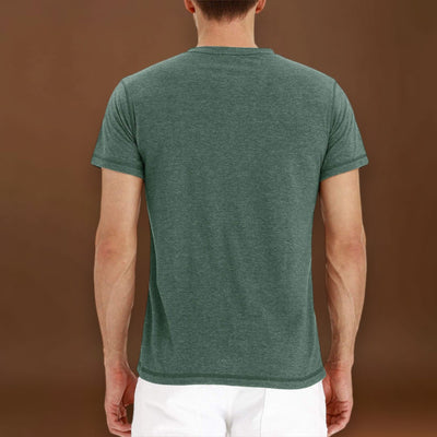 T-Shirt Henley – Malha Macia e Gola Ajustável