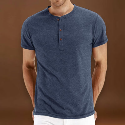 T-Shirt Henley – Malha Macia e Gola Ajustável