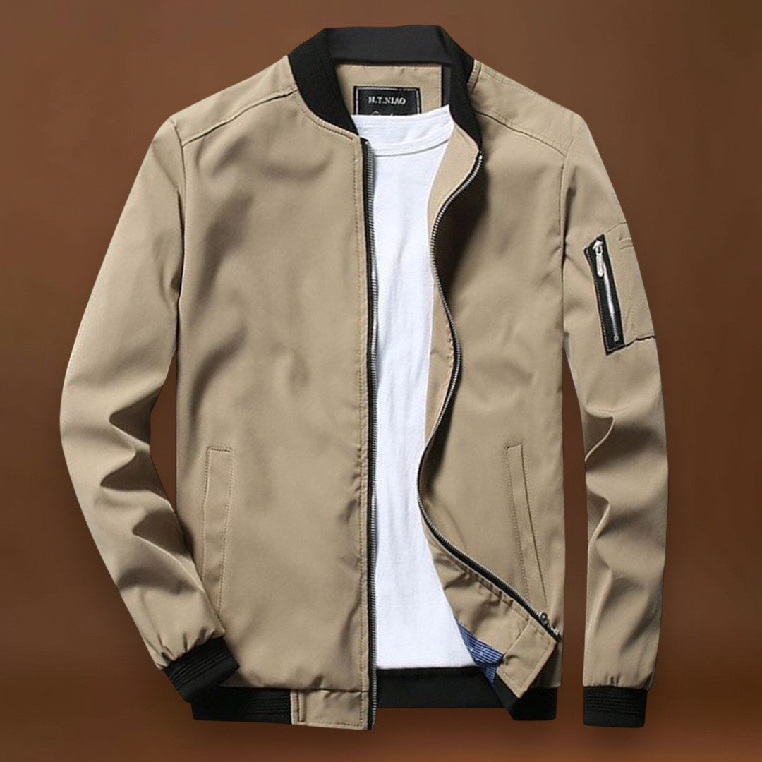 Casaco – Bomber em Mistura de Poliéster e Cintura Ajustada à Prova de Água