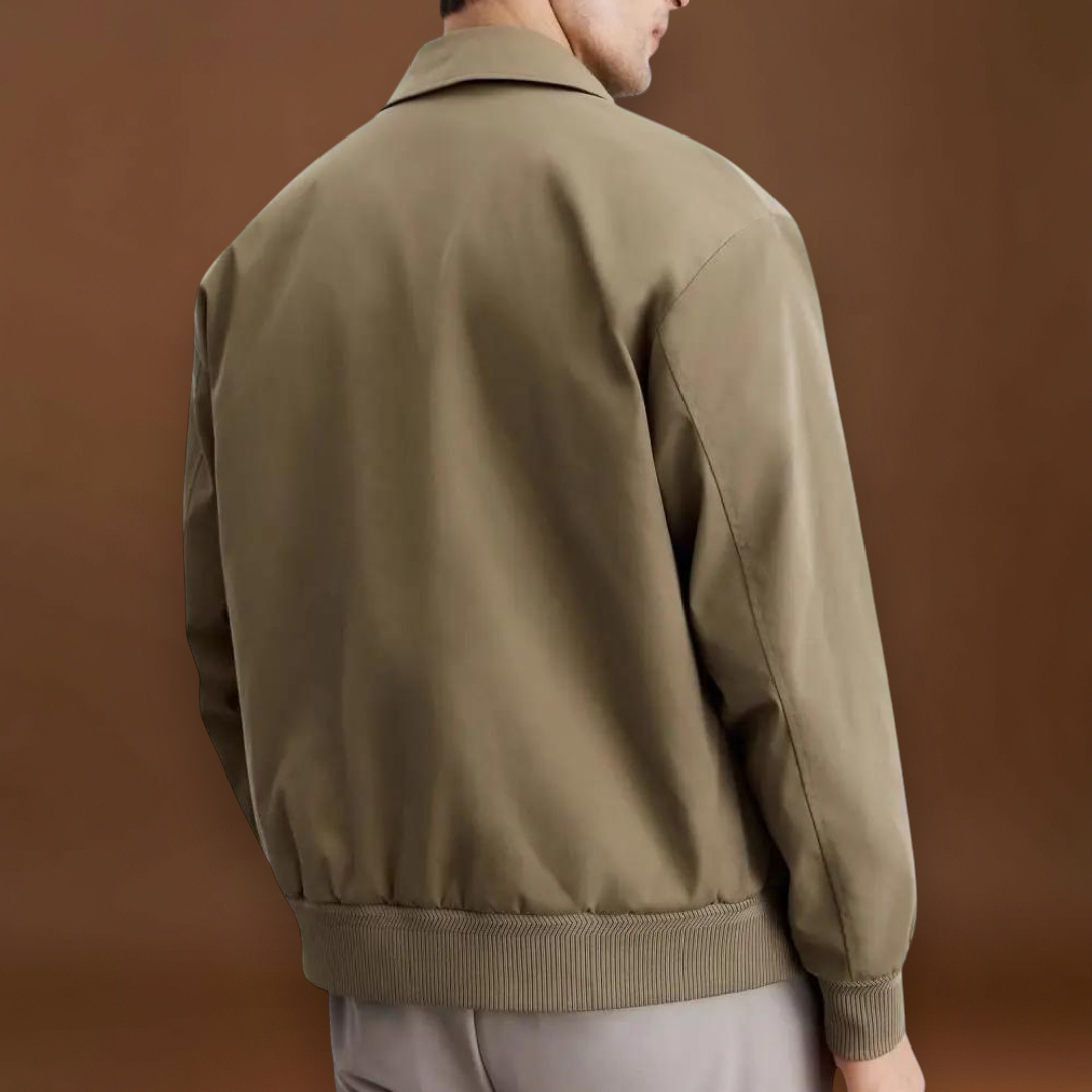 Casaco - Mistura de Lona Ajustada e Camadas Estruturadas