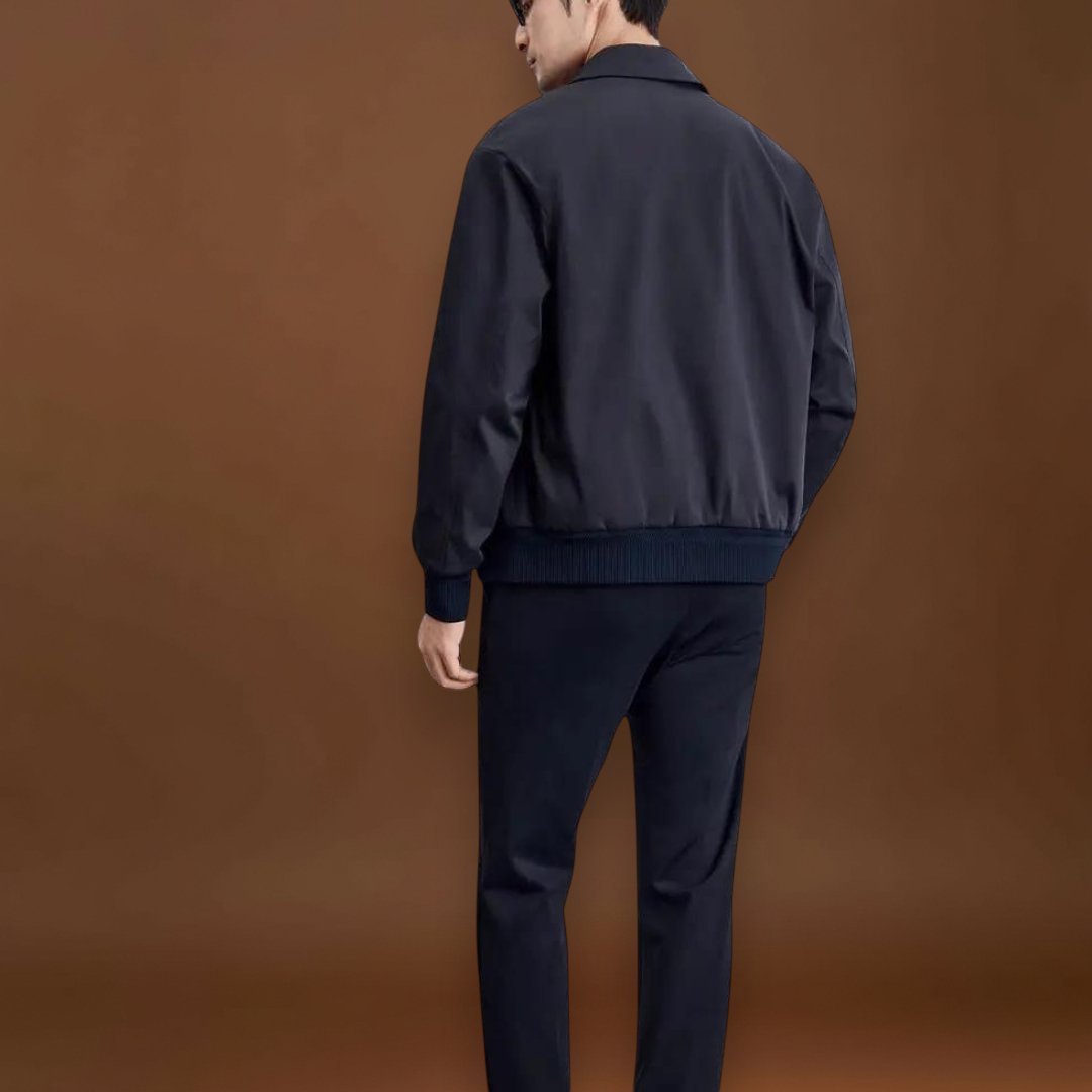 Casaco - Mistura de Lona Ajustada e Camadas Estruturadas