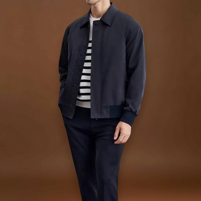 Casaco - Mistura de Lona Ajustada e Camadas Estruturadas