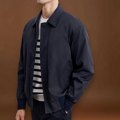 Casaco - Mistura de Lona Ajustada e Camadas Estruturadas