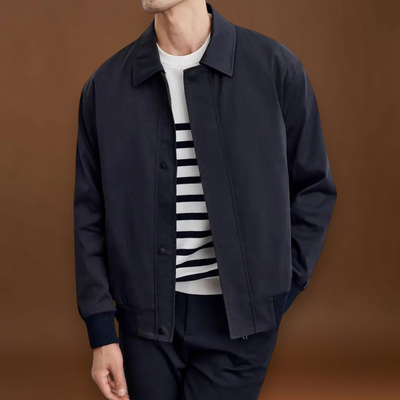 Casaco - Mistura de Lona Ajustada e Camadas Estruturadas