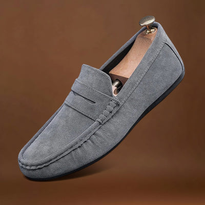 Mocassins - Forma Slip On com Detalhe em Cadarço e Ajuste Seguro