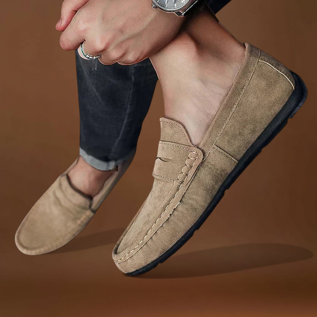 Mocassins - Forma Slip On com Detalhe em Cadarço e Ajuste Seguro