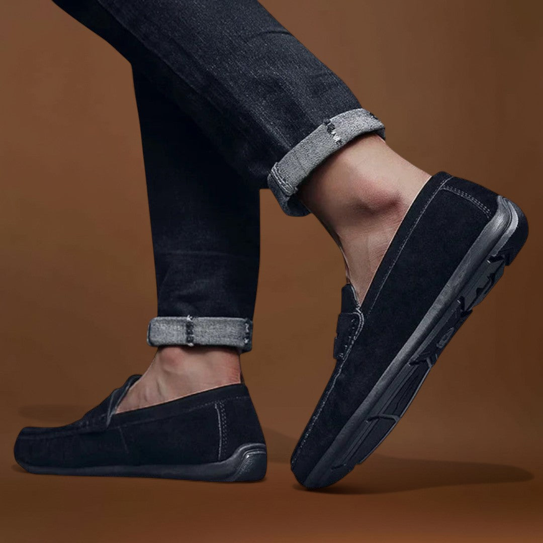Mocassins - Forma Slip On com Detalhe em Cadarço e Ajuste Seguro