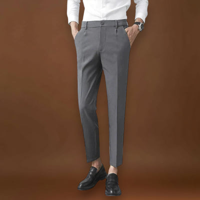 Calças – Cintura Estruturada em Mistura de Poliéster e Ajuste Limpo