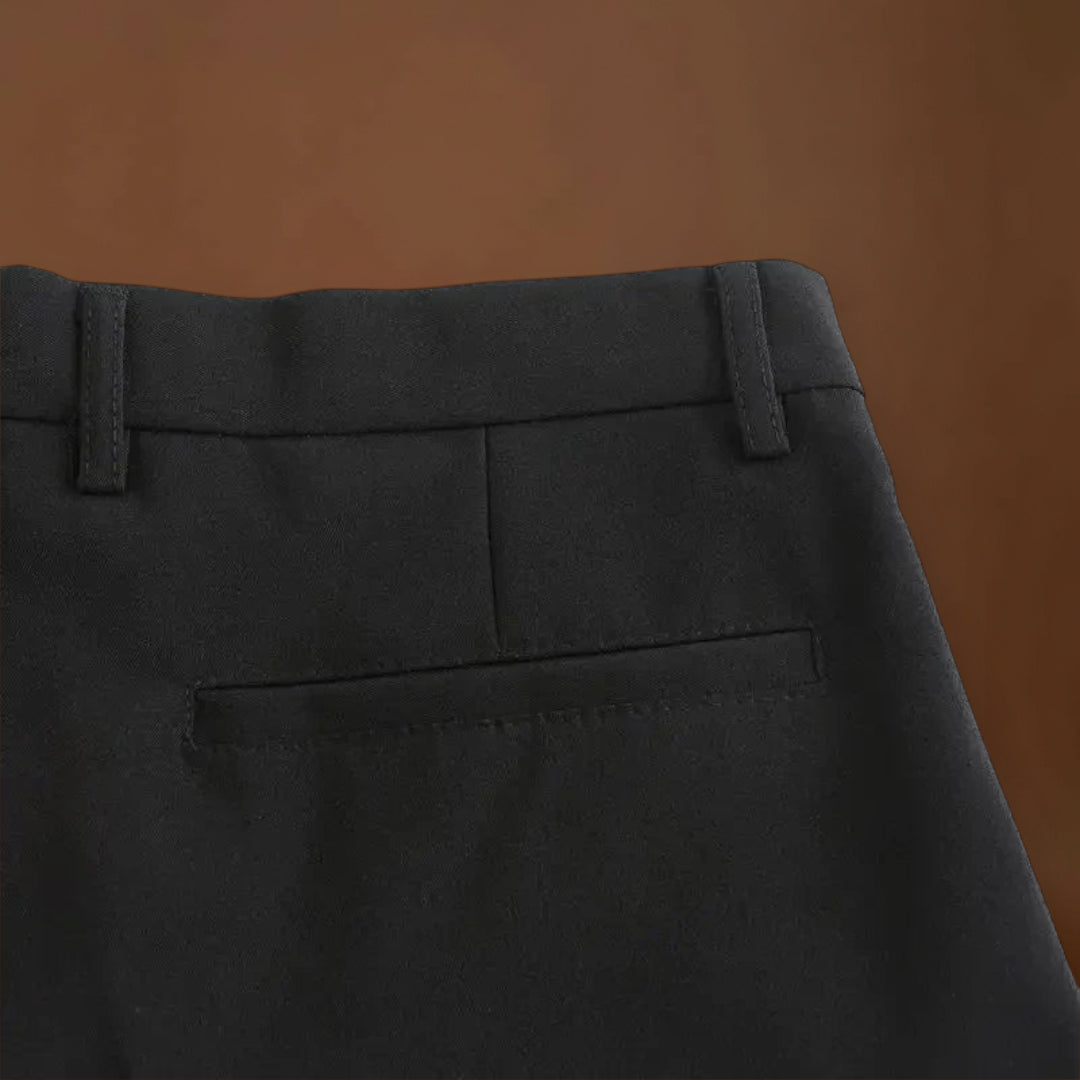 Calças – Cintura Estruturada em Mistura de Poliéster e Ajuste Limpo