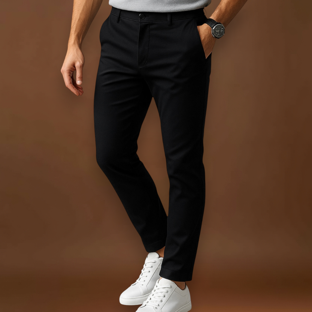 Calças - Corte Ajustado em Mistura Suave e Acabamento Justo nos Tornozelos