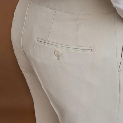 Calças em Mistura de Poliéster - Ajuste Streamlined e Manutenção da Forma