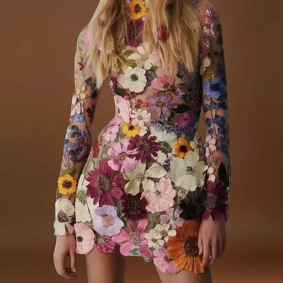 Dolores - Vestido com padrão floral 3D