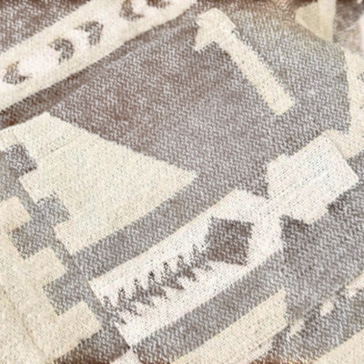 Camisa Casaco – Mistura de Tecido com Padrão Asteca e Forma Aconchegante