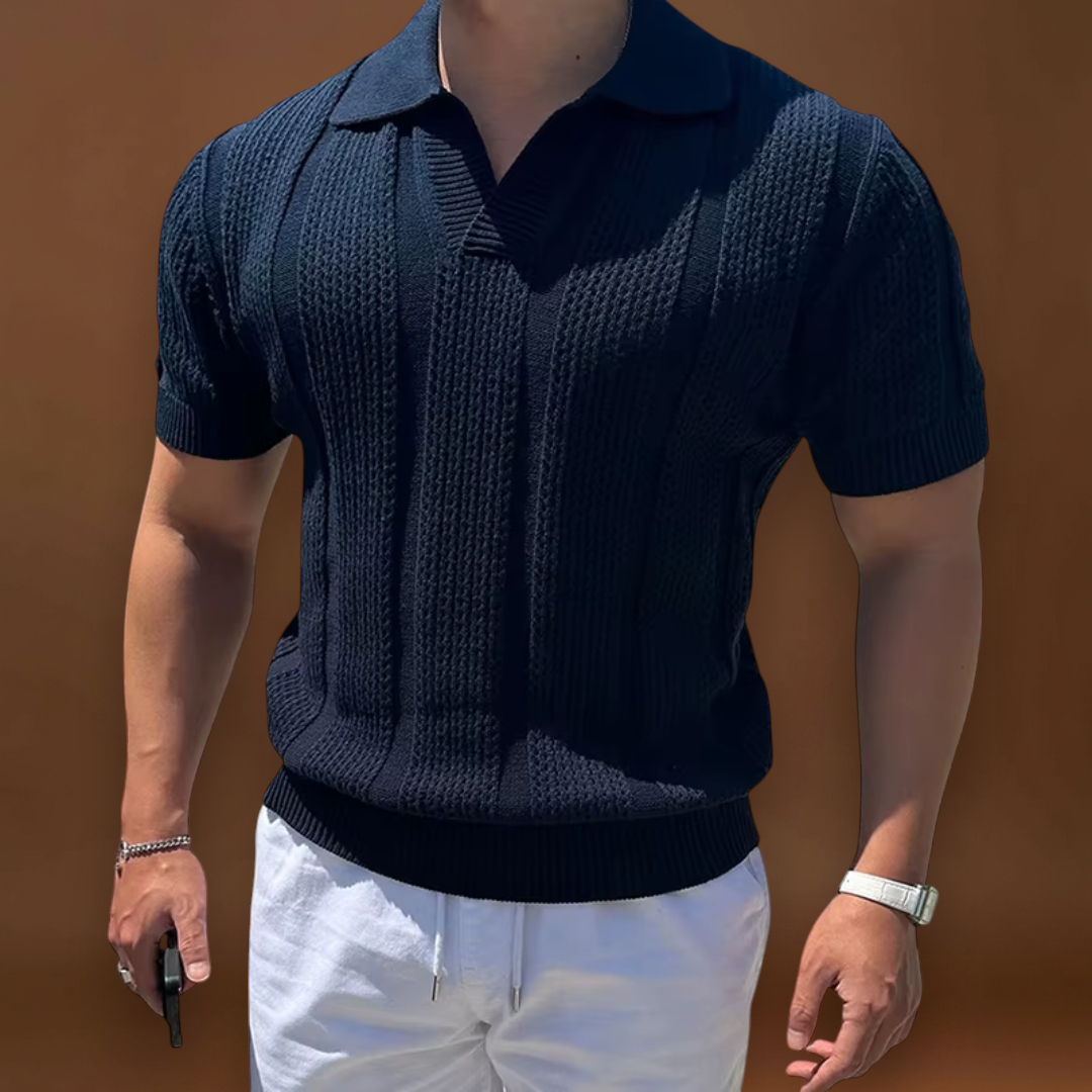 Camisa – Malha com Gola Aberta e Fluxo de Ar Respirável