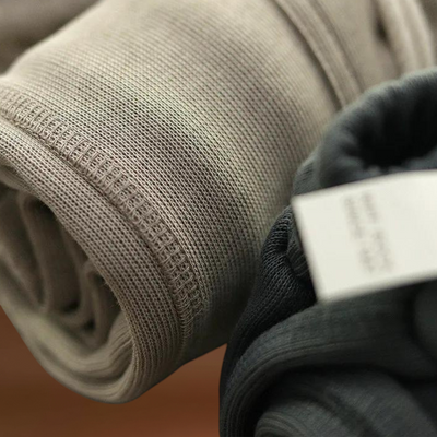 Calções – Mistura de Fleece Pesado e Acabamento Lavado Durável