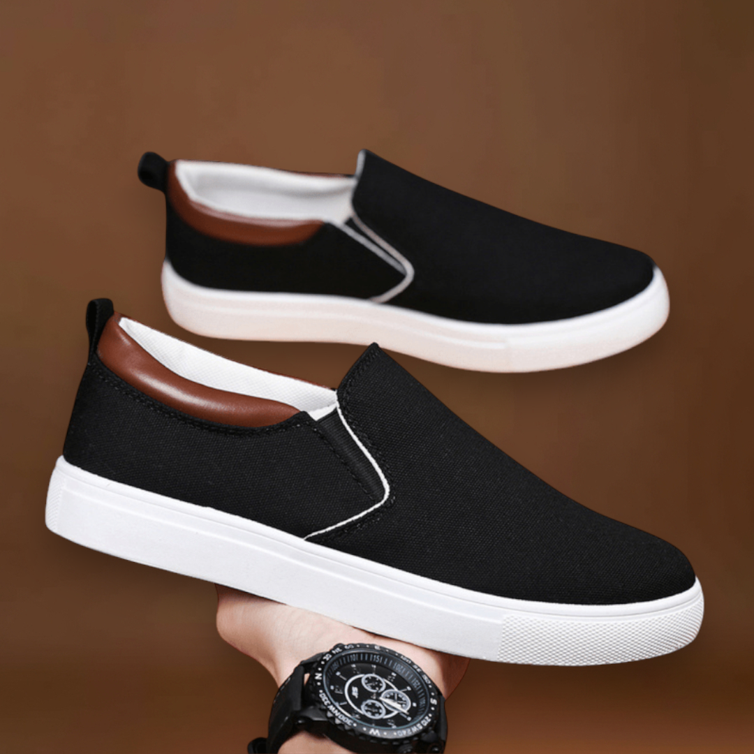 Sapatilhas Slip On - Parte Superior em Mistura de Lona e Sola Flexível