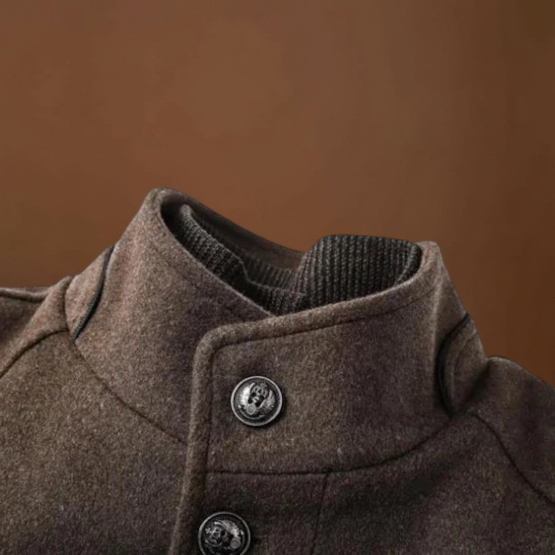 Trench Coat - Mistura de Fibra Cardada, Forma Slim e Resistência ao Vento