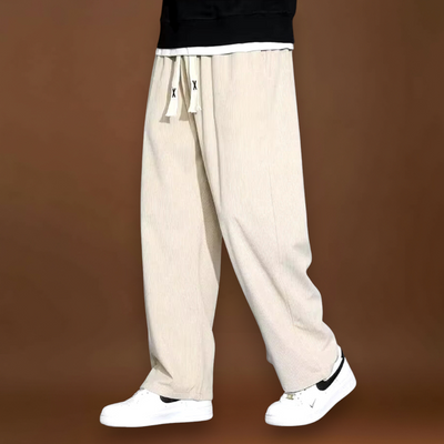 Calças - Mistura de Veludo Cotelê com Corte Reto e Ajuste Espaçoso