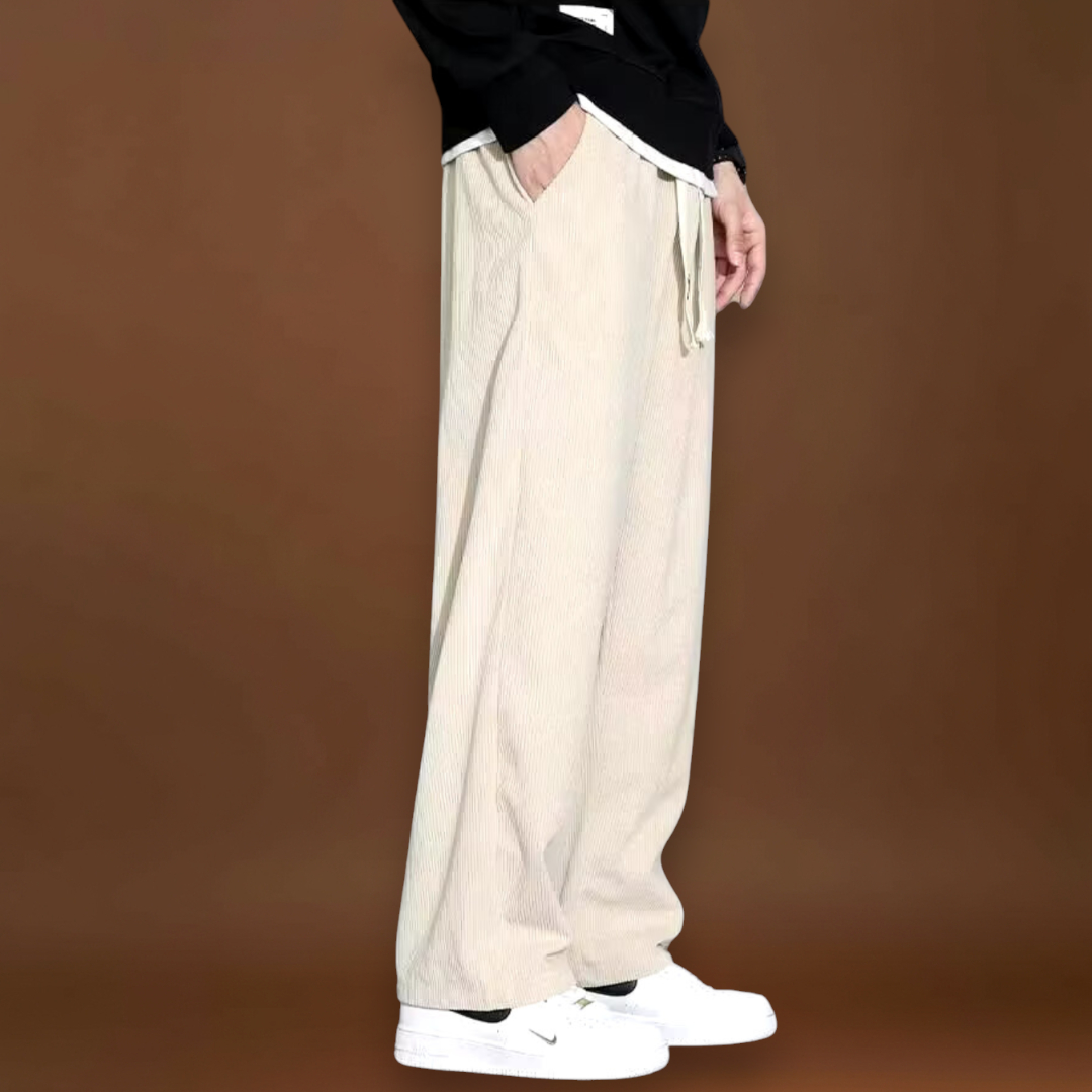 Calças - Mistura de Veludo Cotelê com Corte Reto e Ajuste Espaçoso