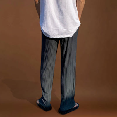 Calças - Frente Plissada e Corte Relaxado para Movimento Fácil