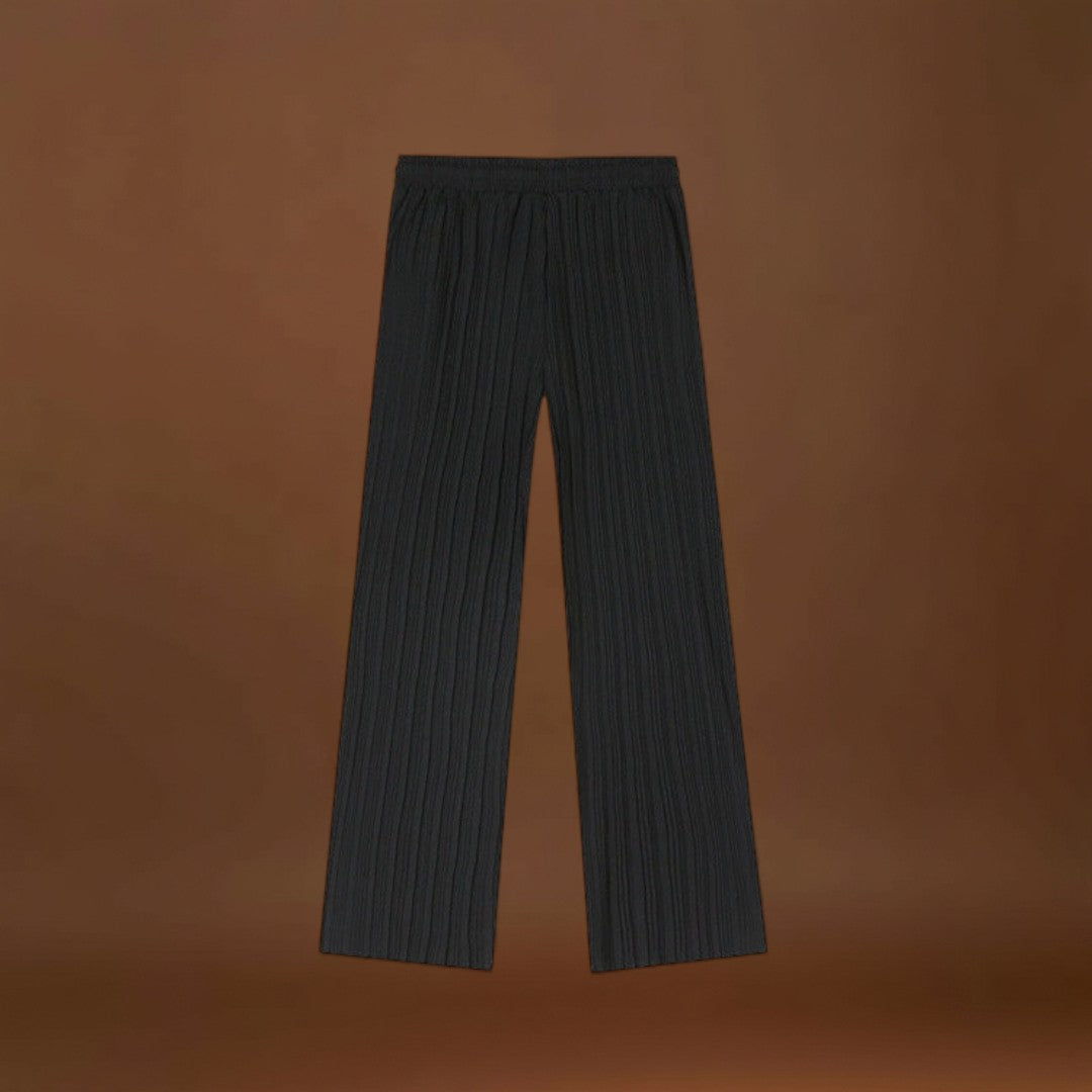 Calças - Frente Plissada e Corte Relaxado para Movimento Fácil