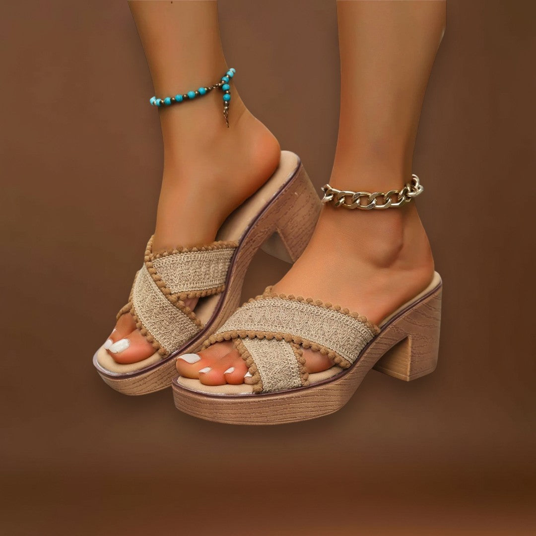 Camila - Saltos grossos com tiras cruzadas