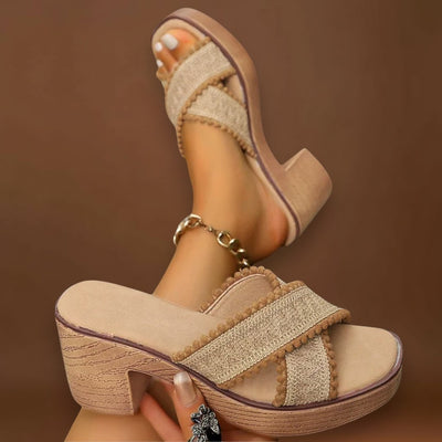 Camila - Saltos grossos com tiras cruzadas